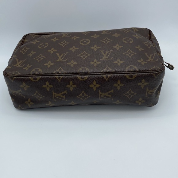 LOUIS VUITTON MONOGRAM TOILETRY TROUSSE 28 BAG - Picture 2 of 14